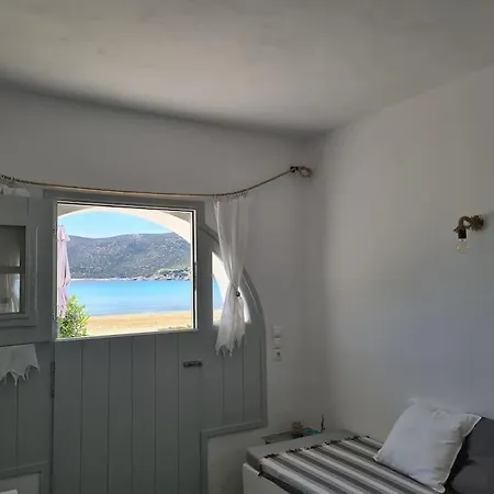 Beautiful Seaside House On The Lejlighed