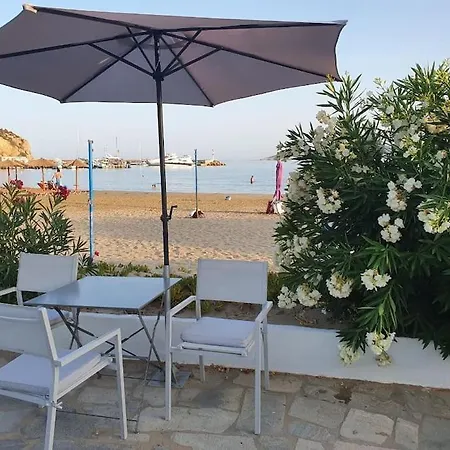 아파트 Beautiful Seaside House On The *